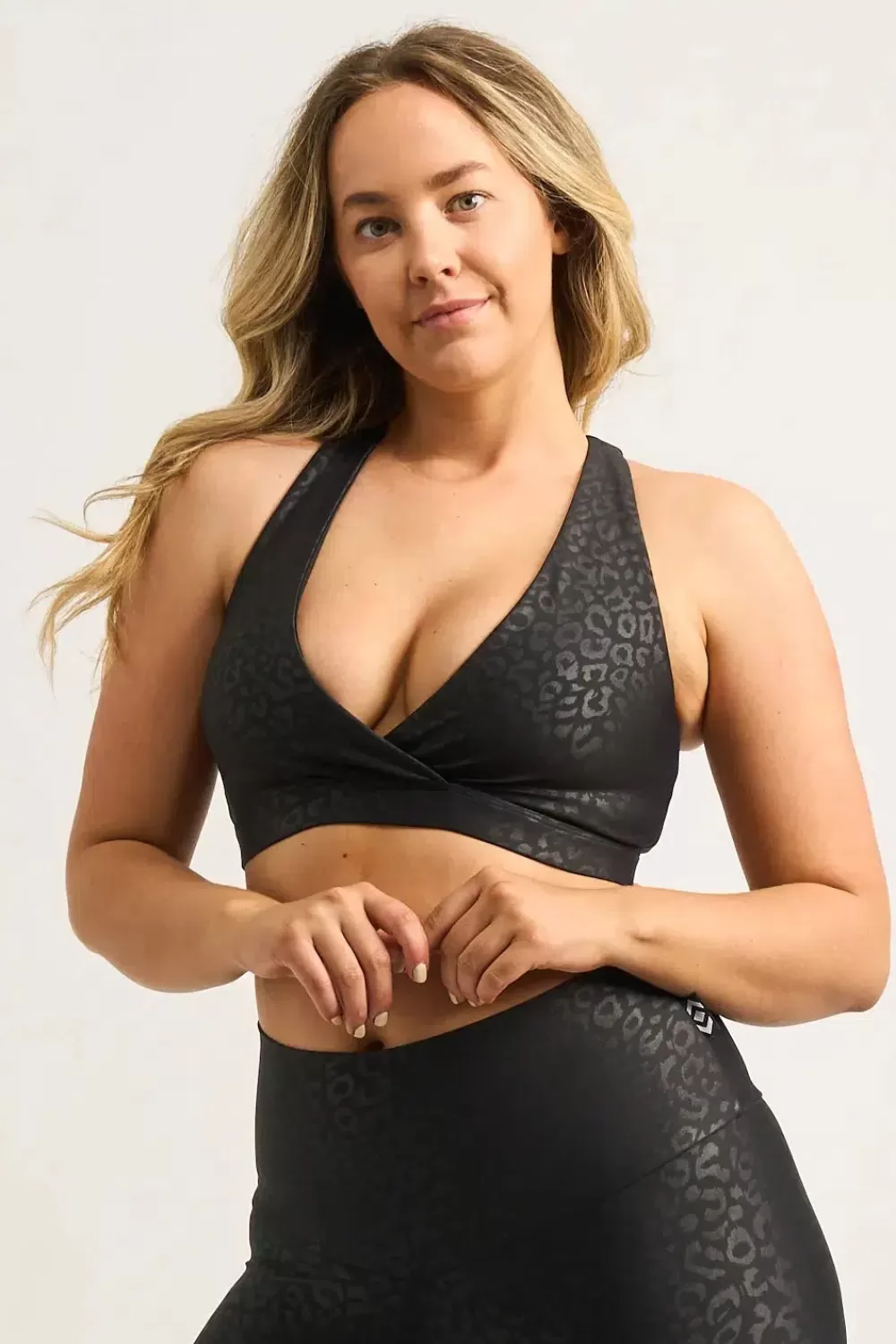 Black Exotic Touch Jag - Cross Over Crop*Exoticathletica Outlet