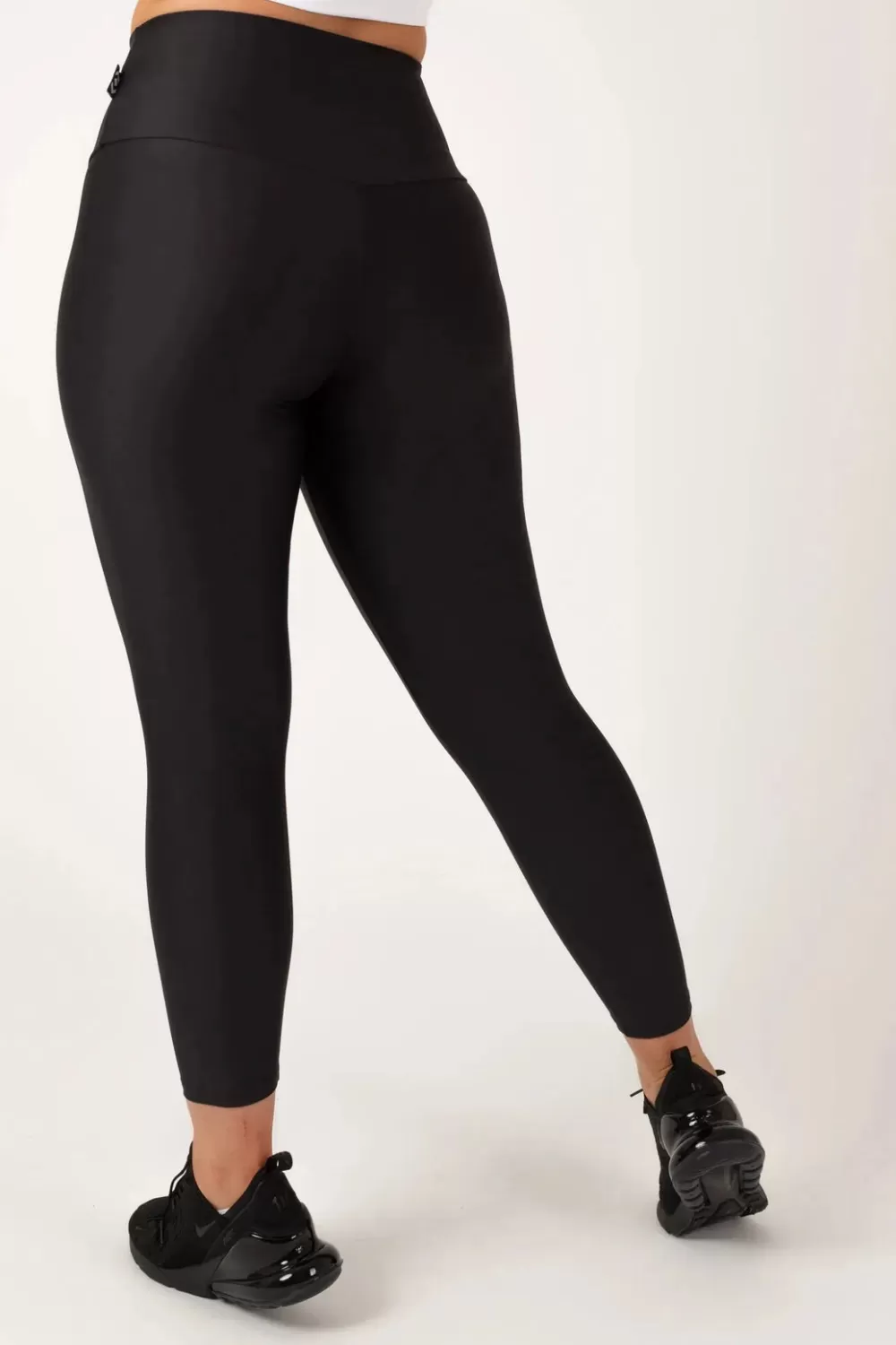 Black Performance - High Waisted 7/8 Leggings*Exoticathletica Flash Sale