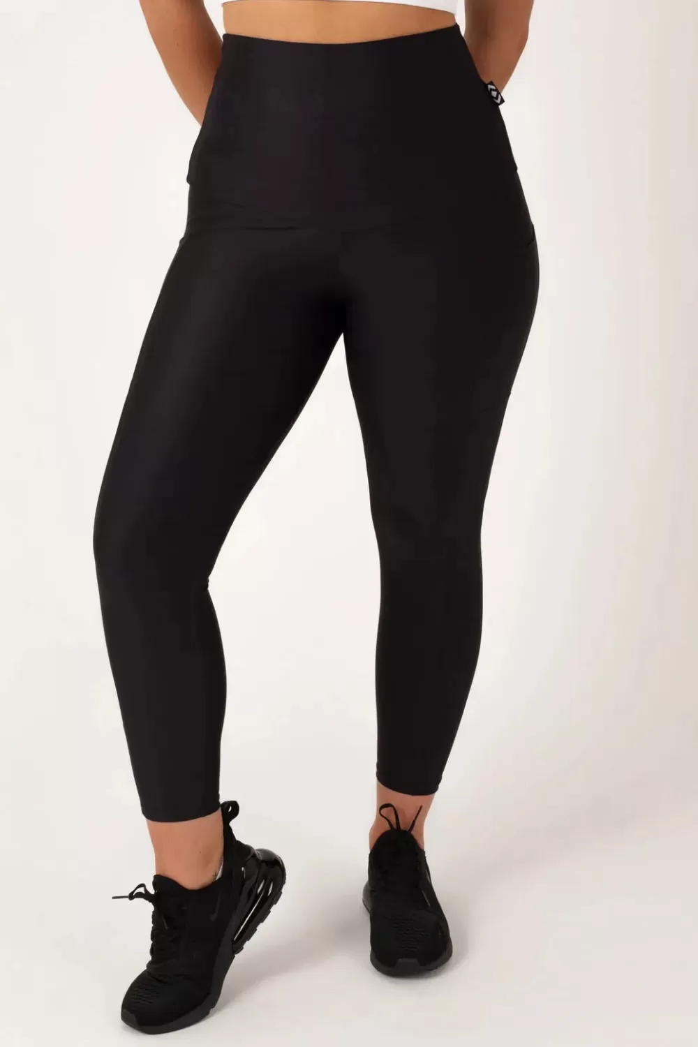 Black Performance - Panel Pocket Extra High Waisted 7/8 Leggings*Exoticathletica Outlet