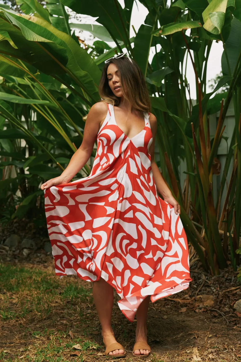 Sustainable Viscose Hanky Hem Dress - Red Geo Waves*Exoticathletica Outlet